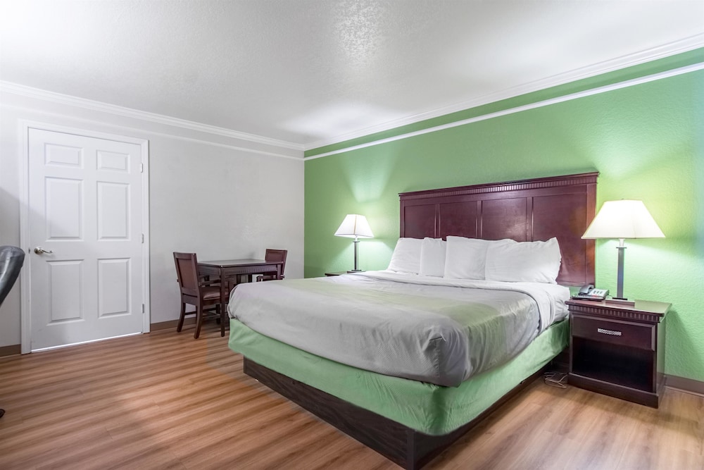Motel6 Kingsburg, CA 28/47