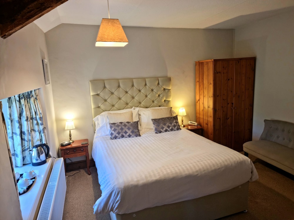 Collaven Manor Hotel 25/78