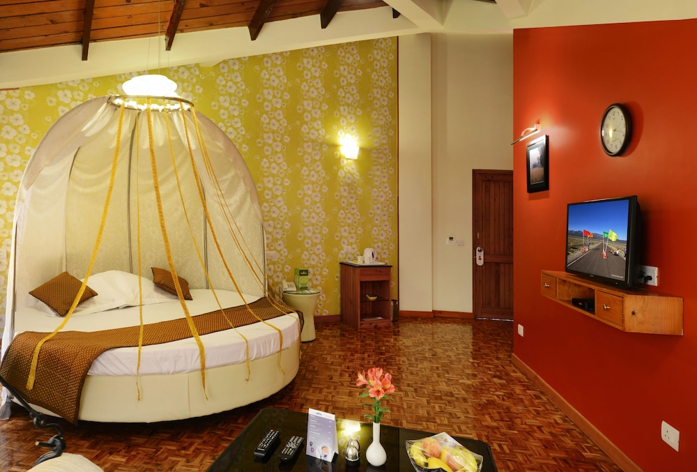 Honeymoon Inn 13/53