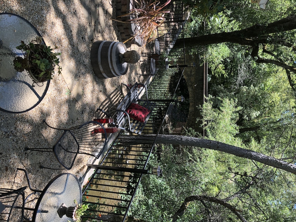 Glen Ellen Inn 38/62