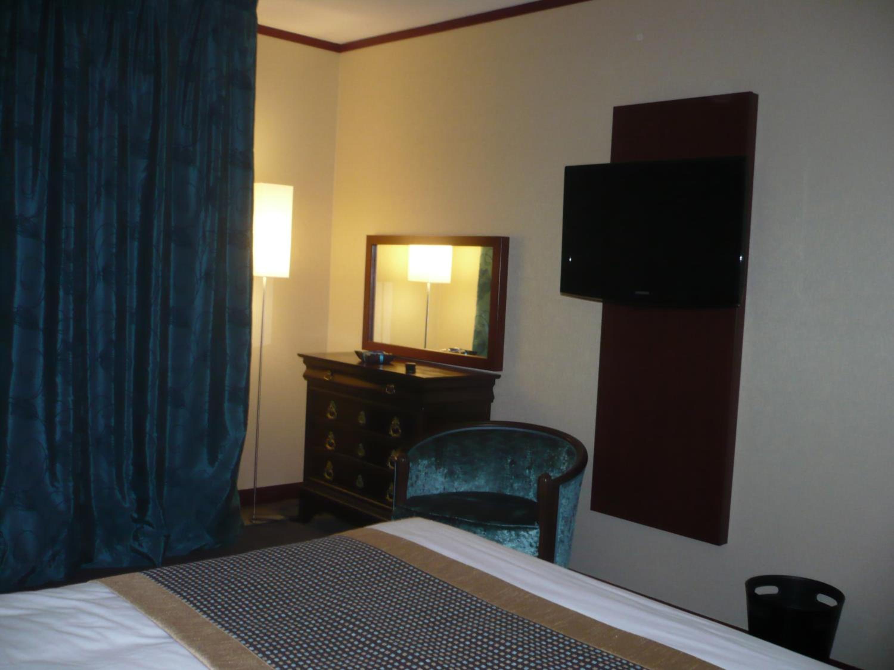 Hotel De France 30/37