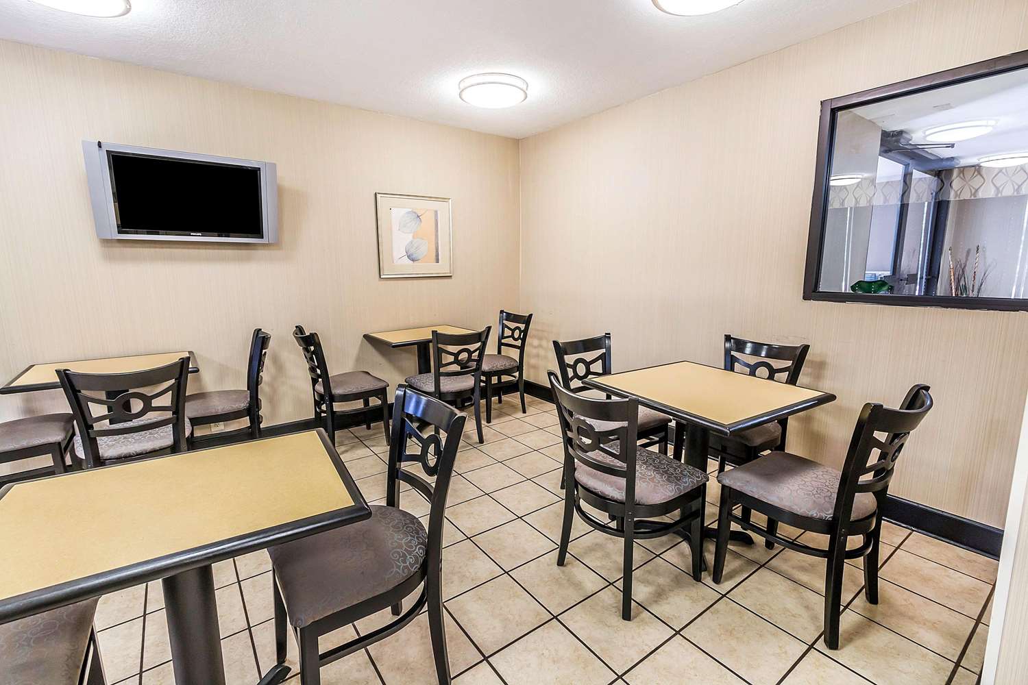 Quality Inn Savannah I 95 28/41