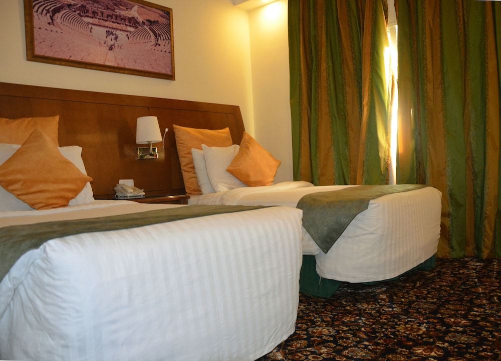 AMRA PALACE HOTEL 15/50
