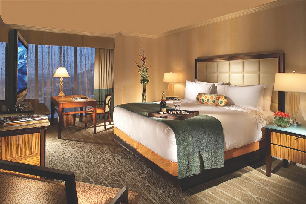 Fairmont Gold, Suite, King Bed, City View, Lounge Access
