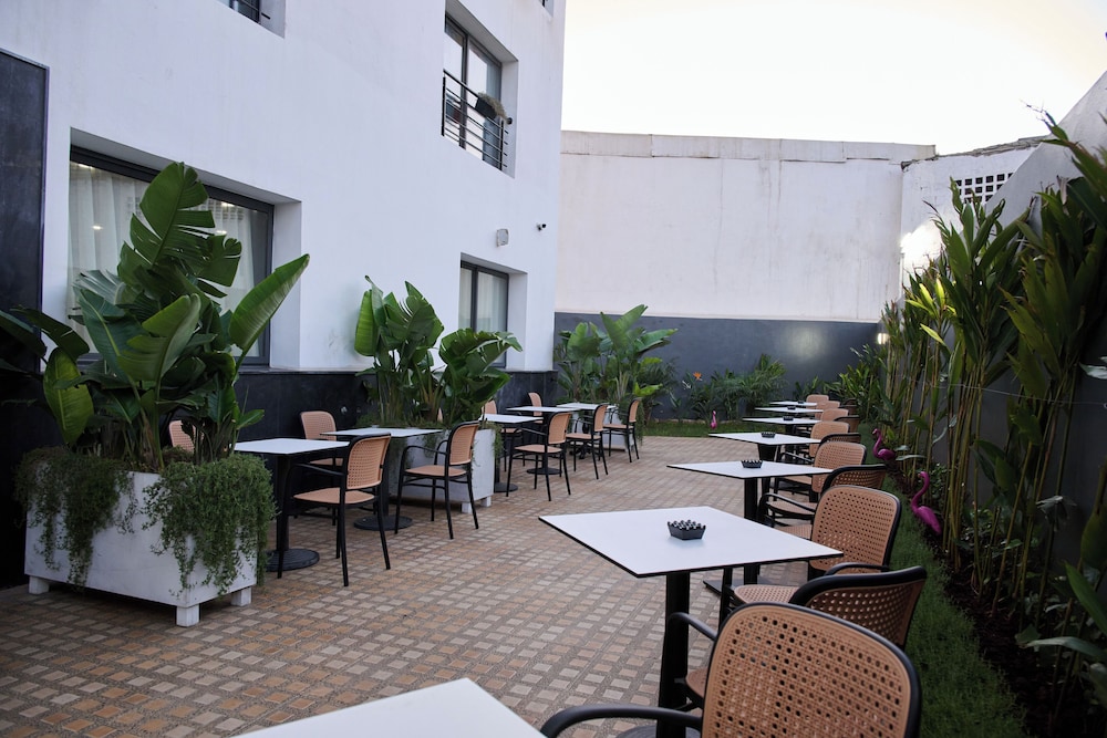 Fourteen hotel Ain Sebaa 21/25