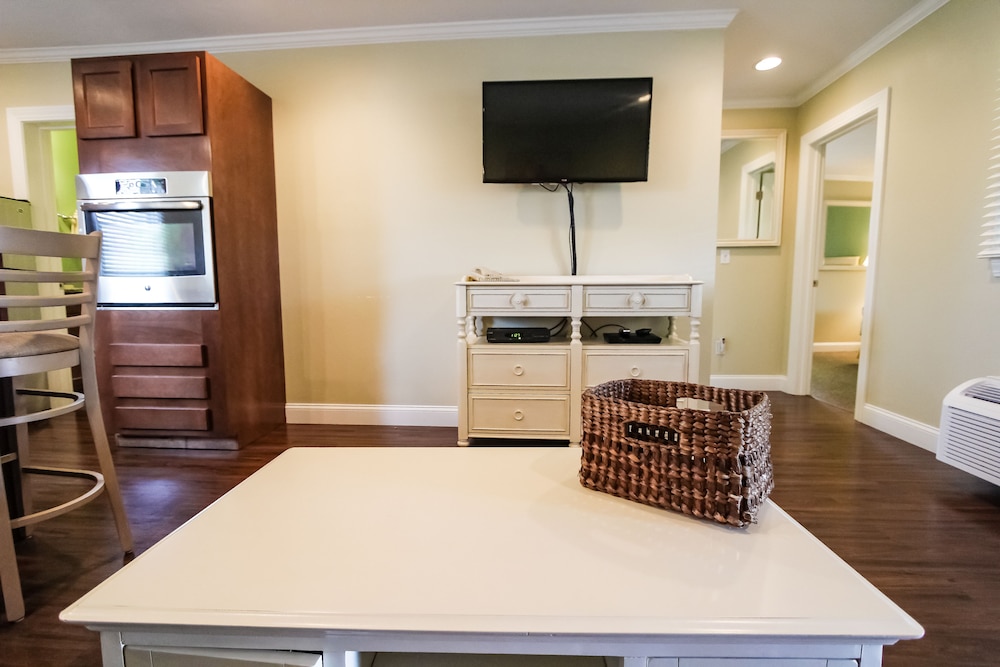 Innseason Resorts Harborwalk 41/50