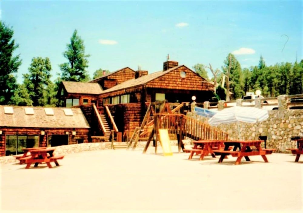 High Sierra Condominiums 3/67