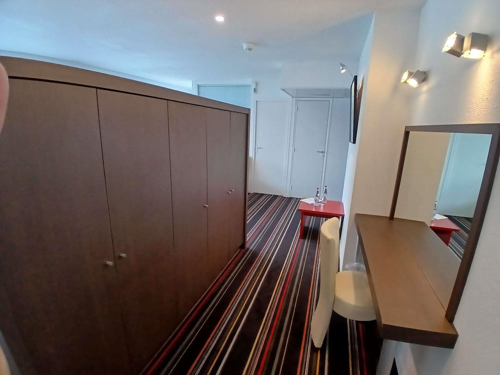 Ibis Styles Segre 10/58