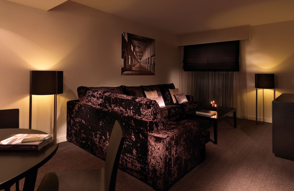 Guildford Harbour Hotel 43/49
