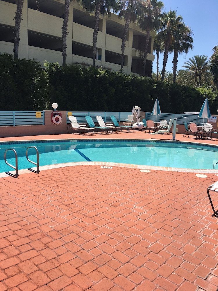 Kings Inn Anaheim 54/62