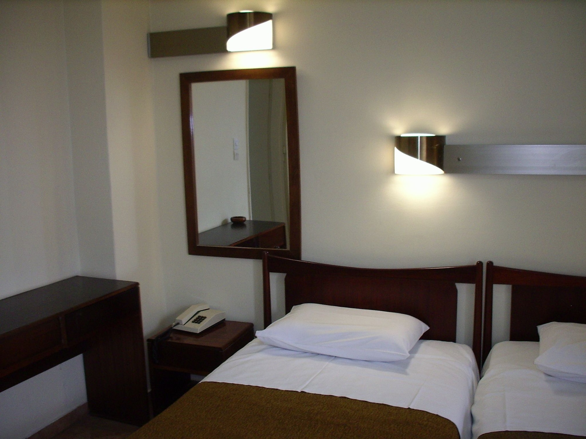 ROOM, TRIPLE
