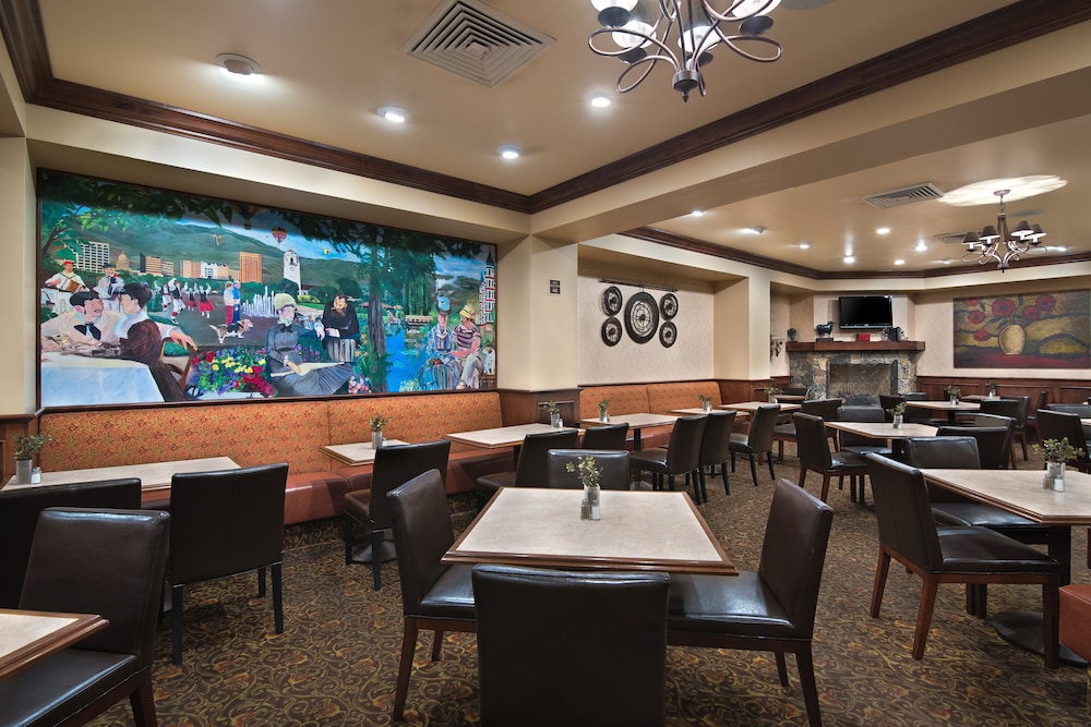 Oxford Suites Boise 32/39
