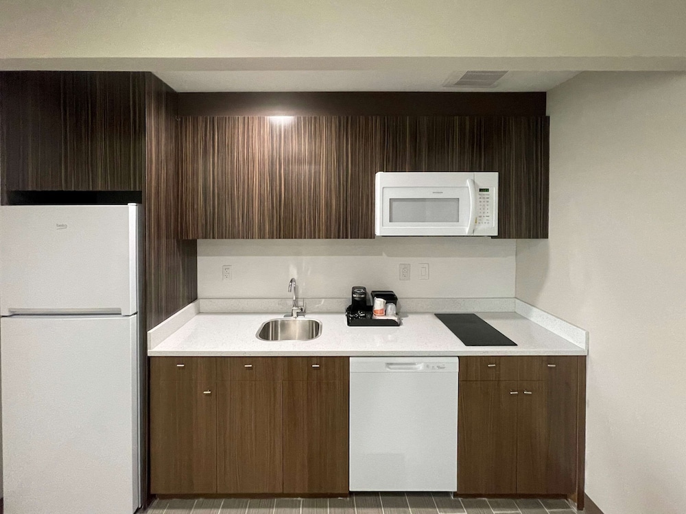 MainStay Suites Bronx - Belmont 61/61