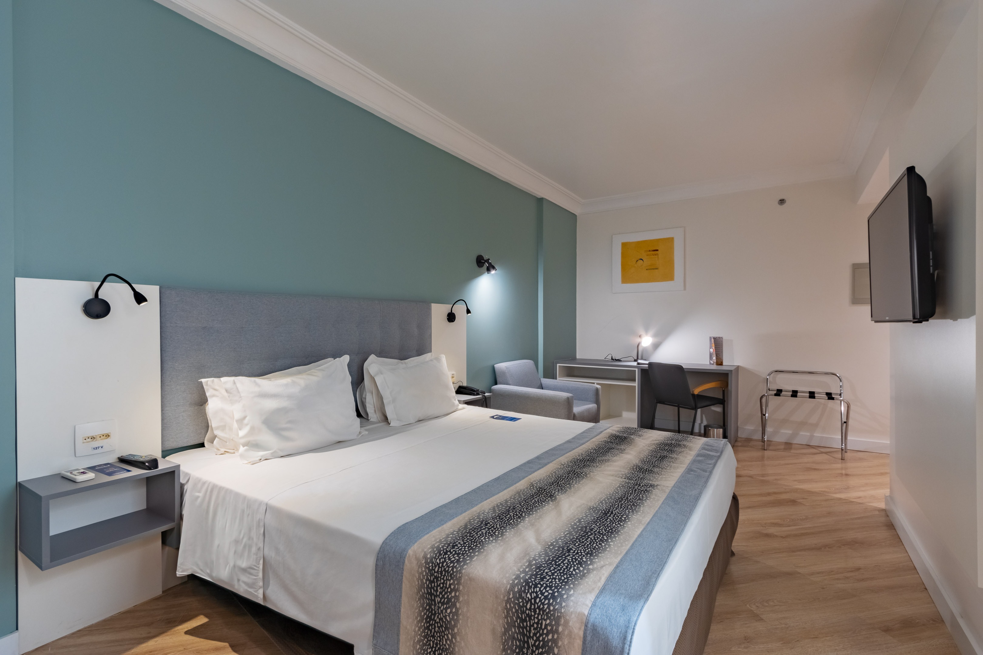 Bristol International Airport Hotel 9/50