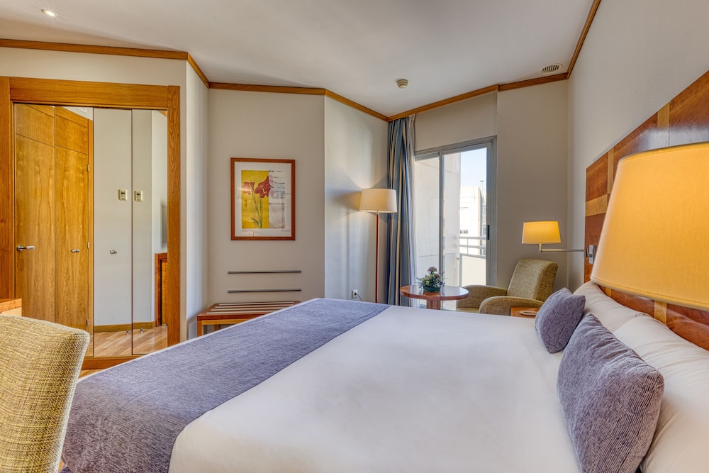 ROOM, SINGLE, DOUBLE BED