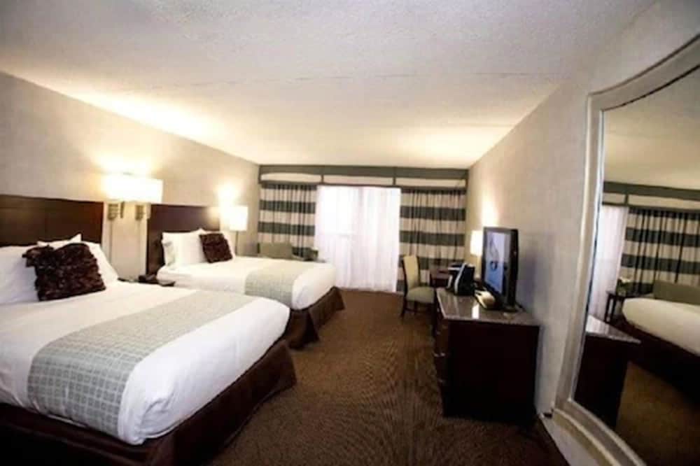 Somerset Inn, WorldHotels Distinctive 8/49