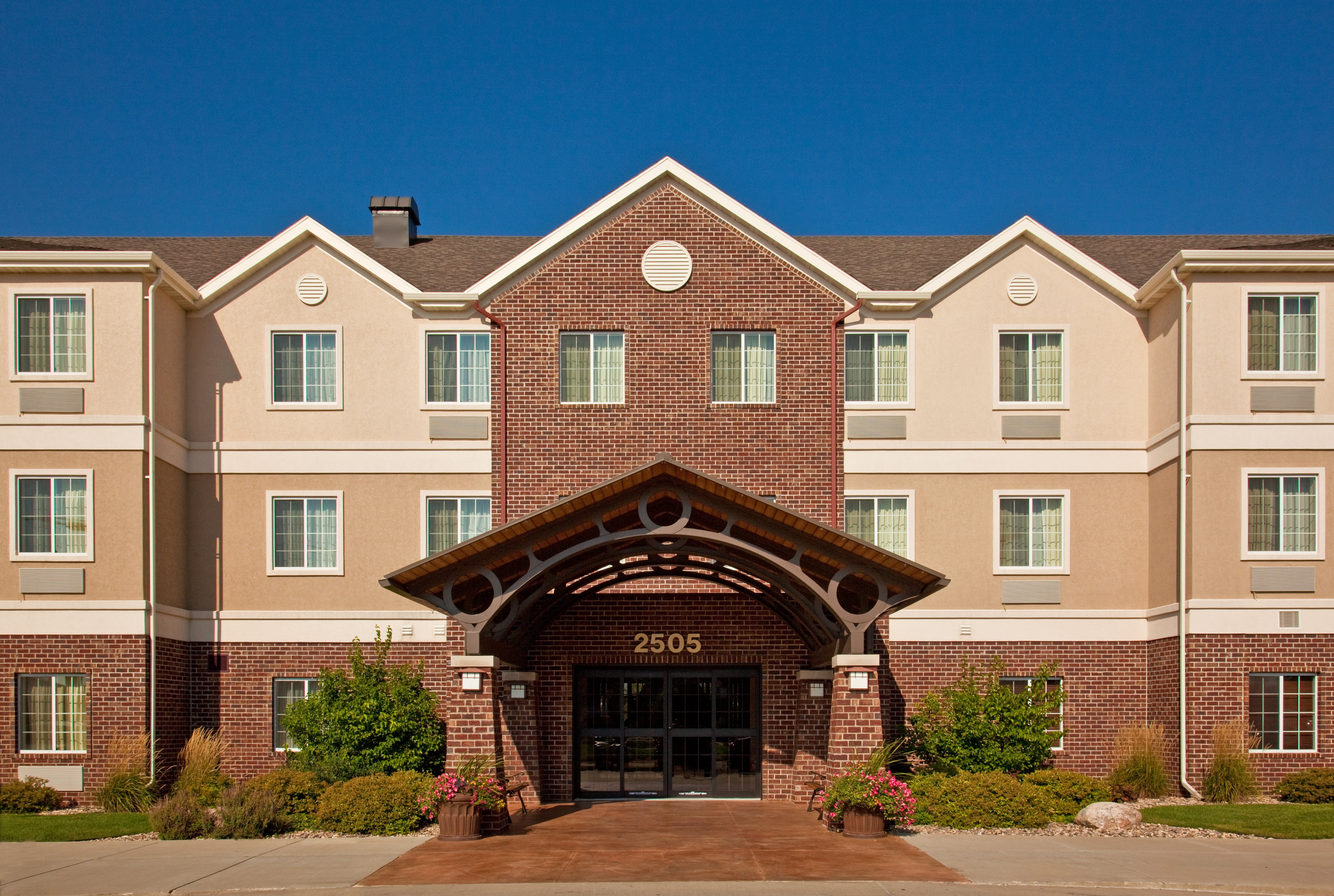 Staybridge Suites Sioux Falls At Empire Mall 4/54