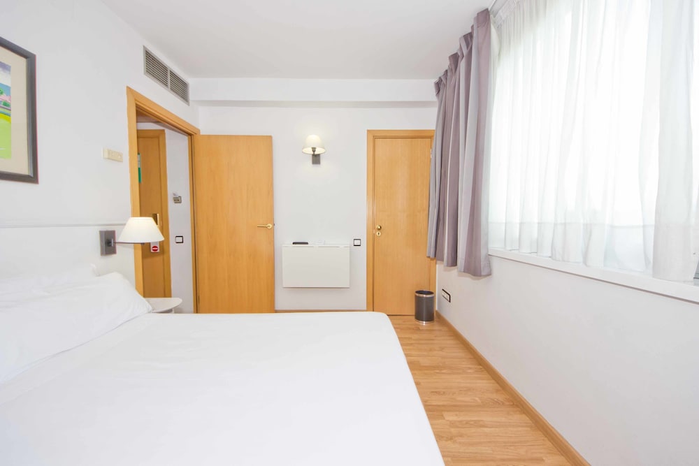 Aparthotel Atenea Valles 12/62