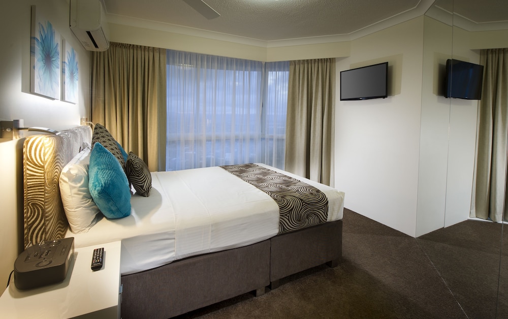 2ND AVENUE BEACHSIDE APARTMENTS 18/73