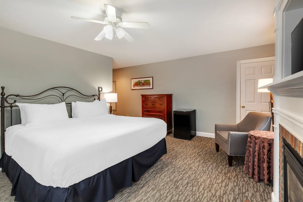 Essex Street Inn & Suites, an Ascend Collection Hotel 24/75
