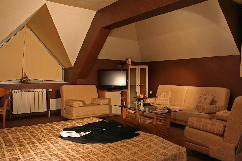 Brod Hotel 16/29