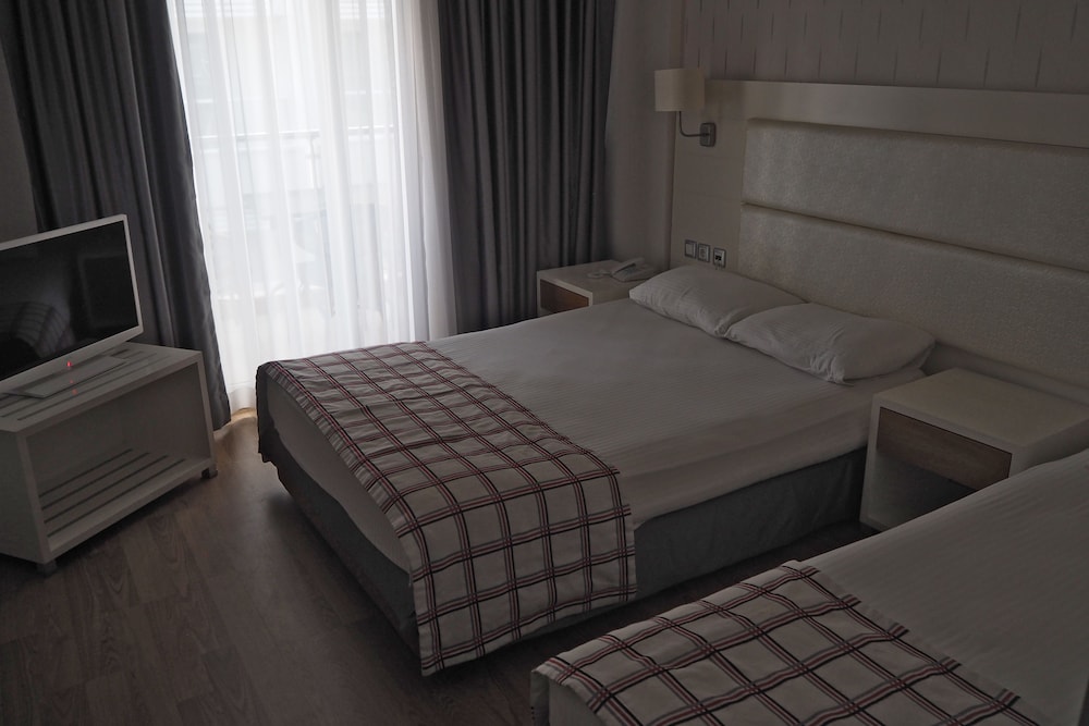 Yunus Hotel 35/71