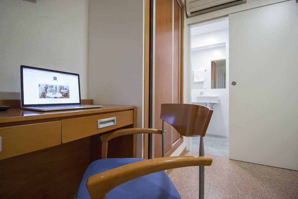 Hostal Pensimar 4/64