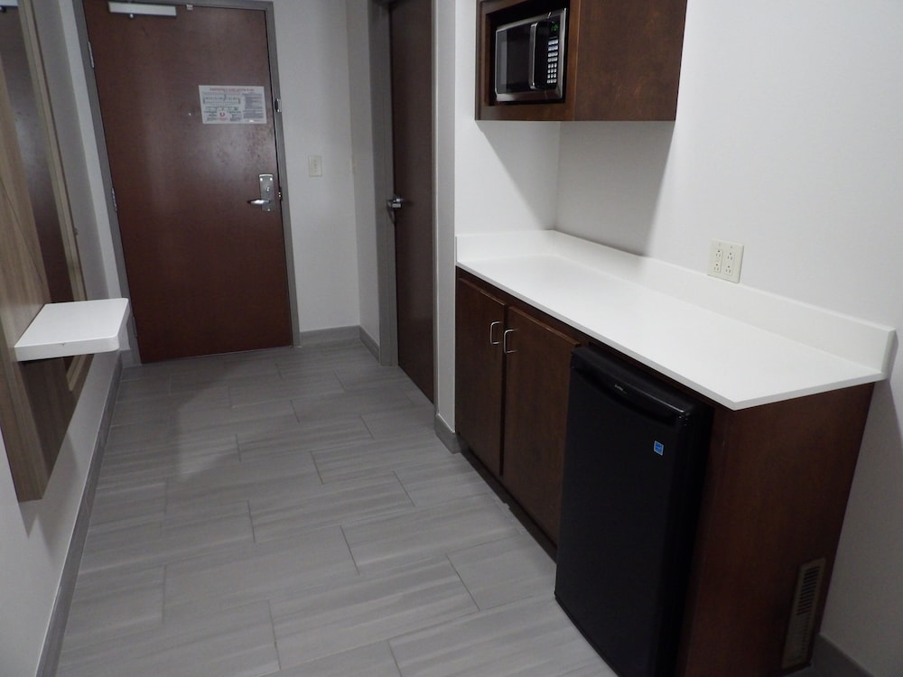 Standard, Single, King Bed, Bathtub