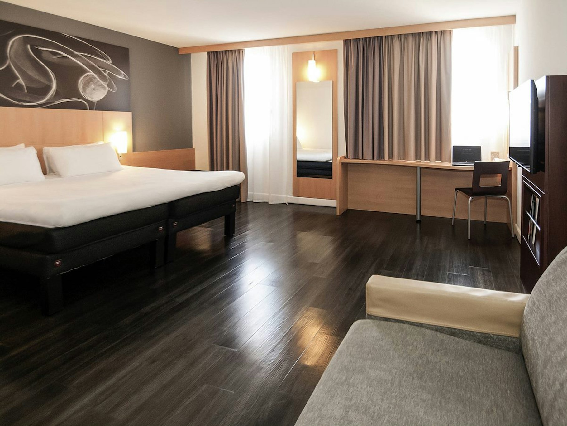 ROOM, TRIPLE