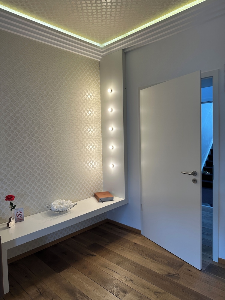 Helvetia Suites 27/52