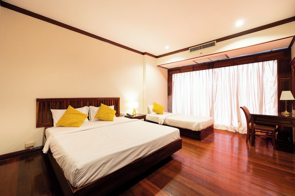 The President Hotel at Chokchai 4 25/57
