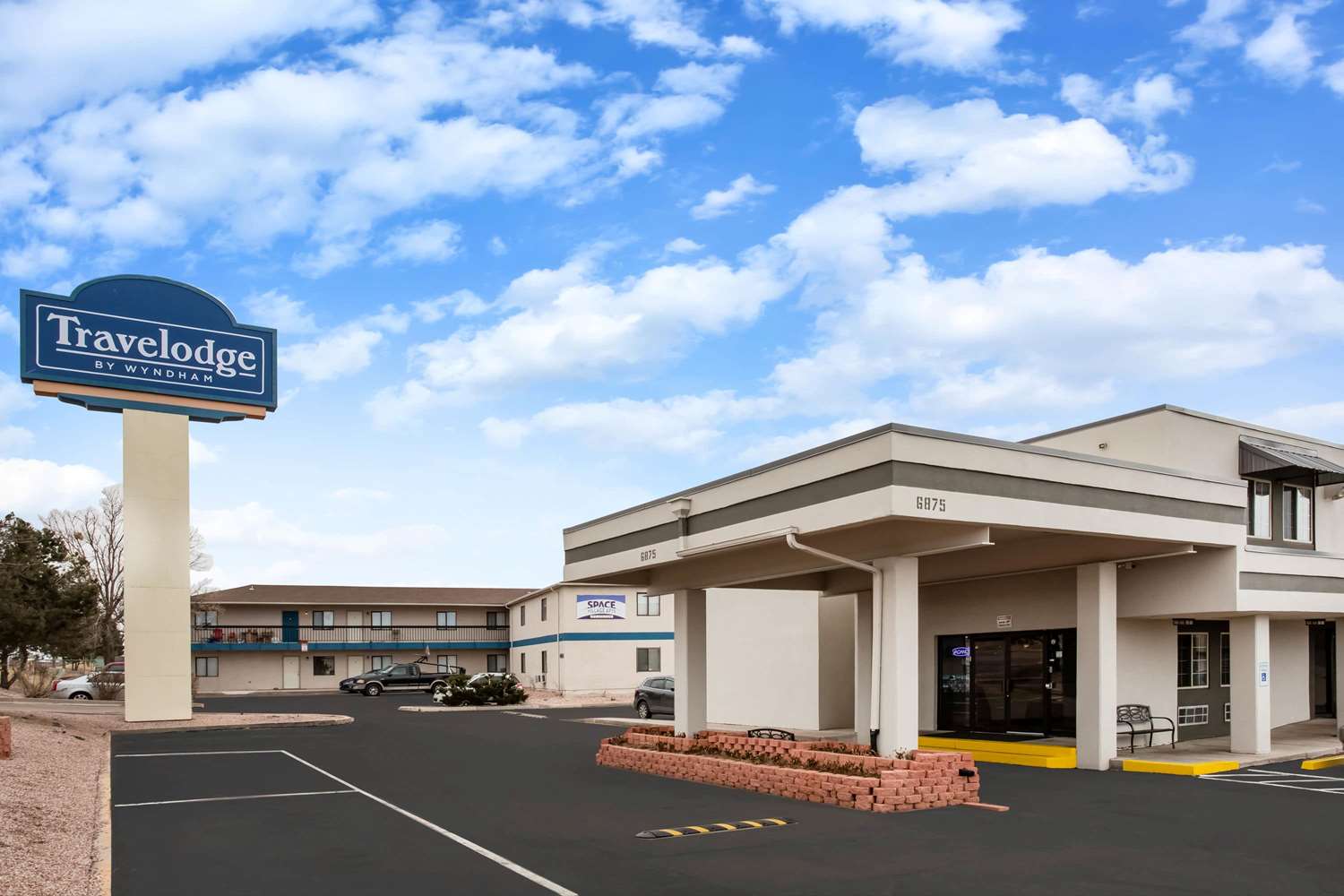 Travelodge by Wyndham Colorado Springs Airport/Peterson AFB 6/44
