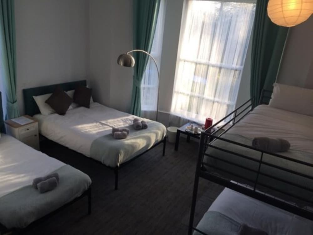 Queen's Guesthouse 7/50