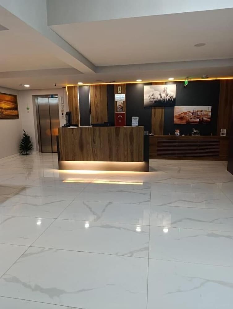Faik Hotel 11/50