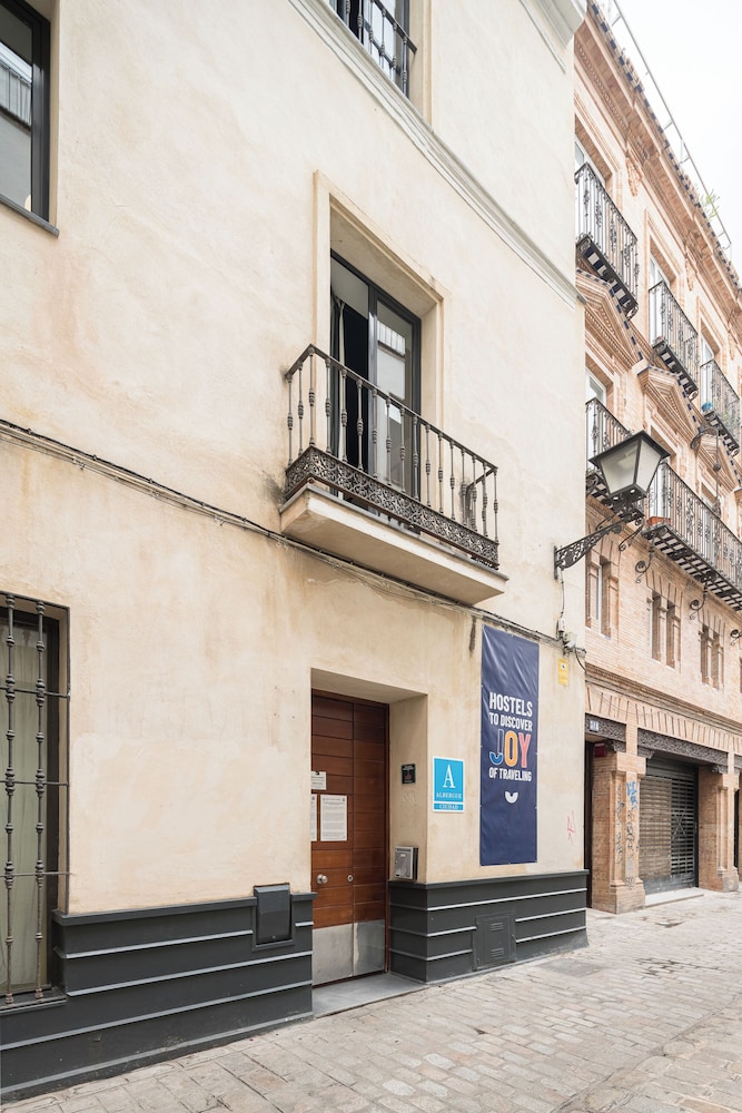 Oasis Backpackers Hostel Sevilla 36/45