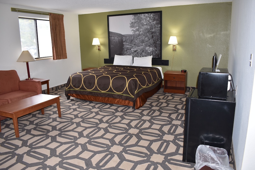 La Vale Inn Cumberland Area 15/19