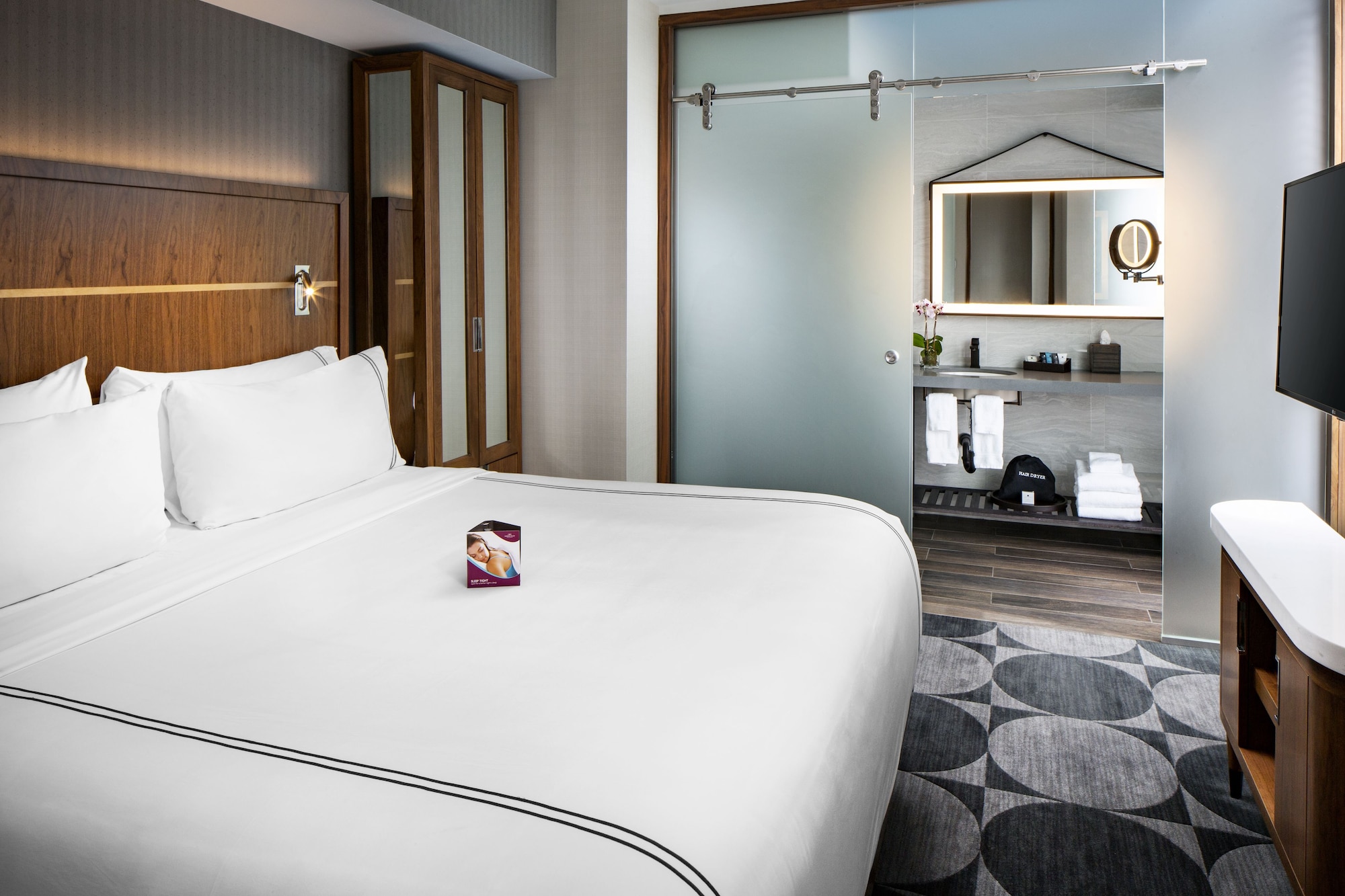 HERALD SQUARE, SUITE, KING BED