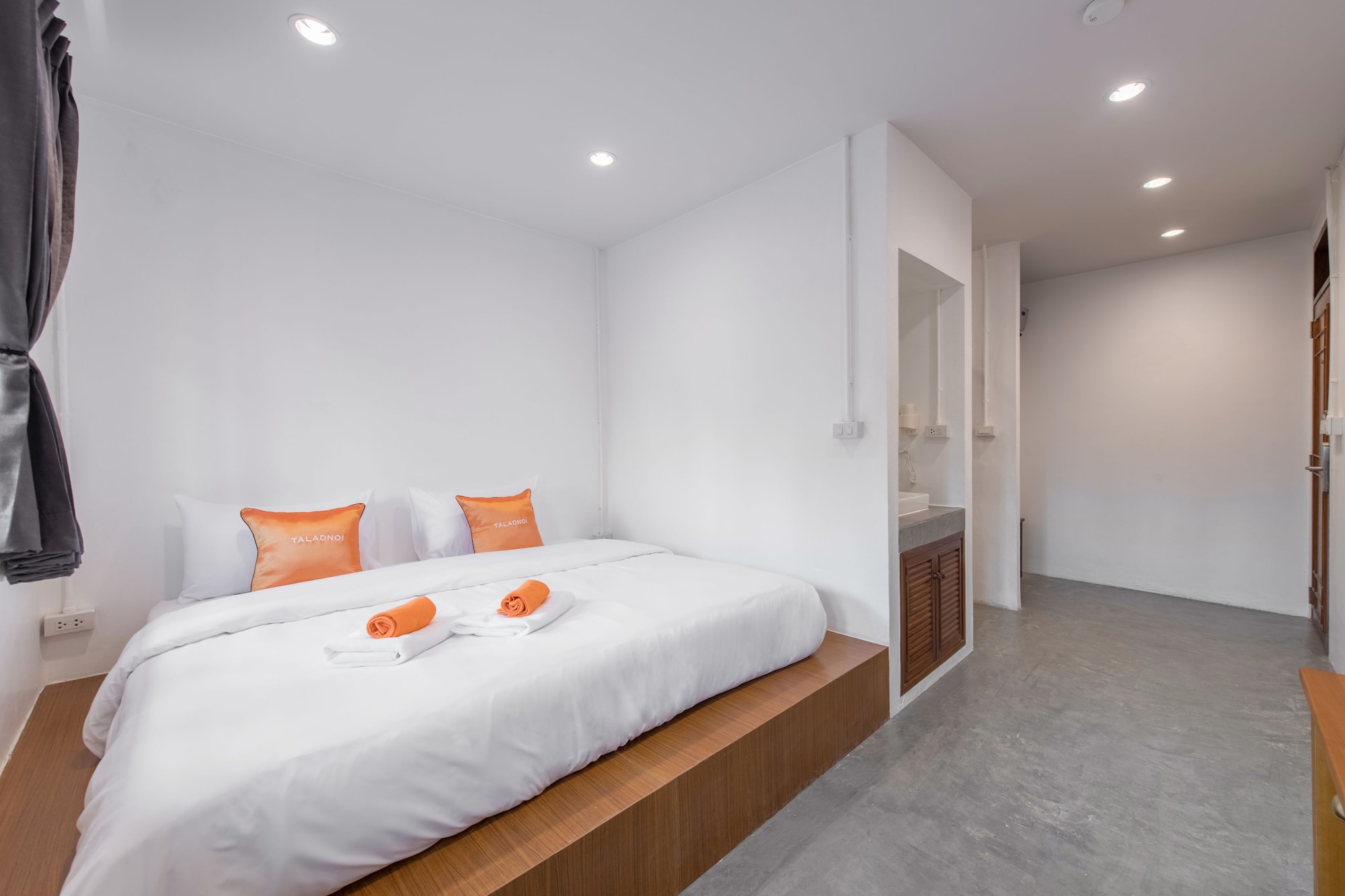STANDARD, DOUBLE BED, PRIVATE BATHROOM