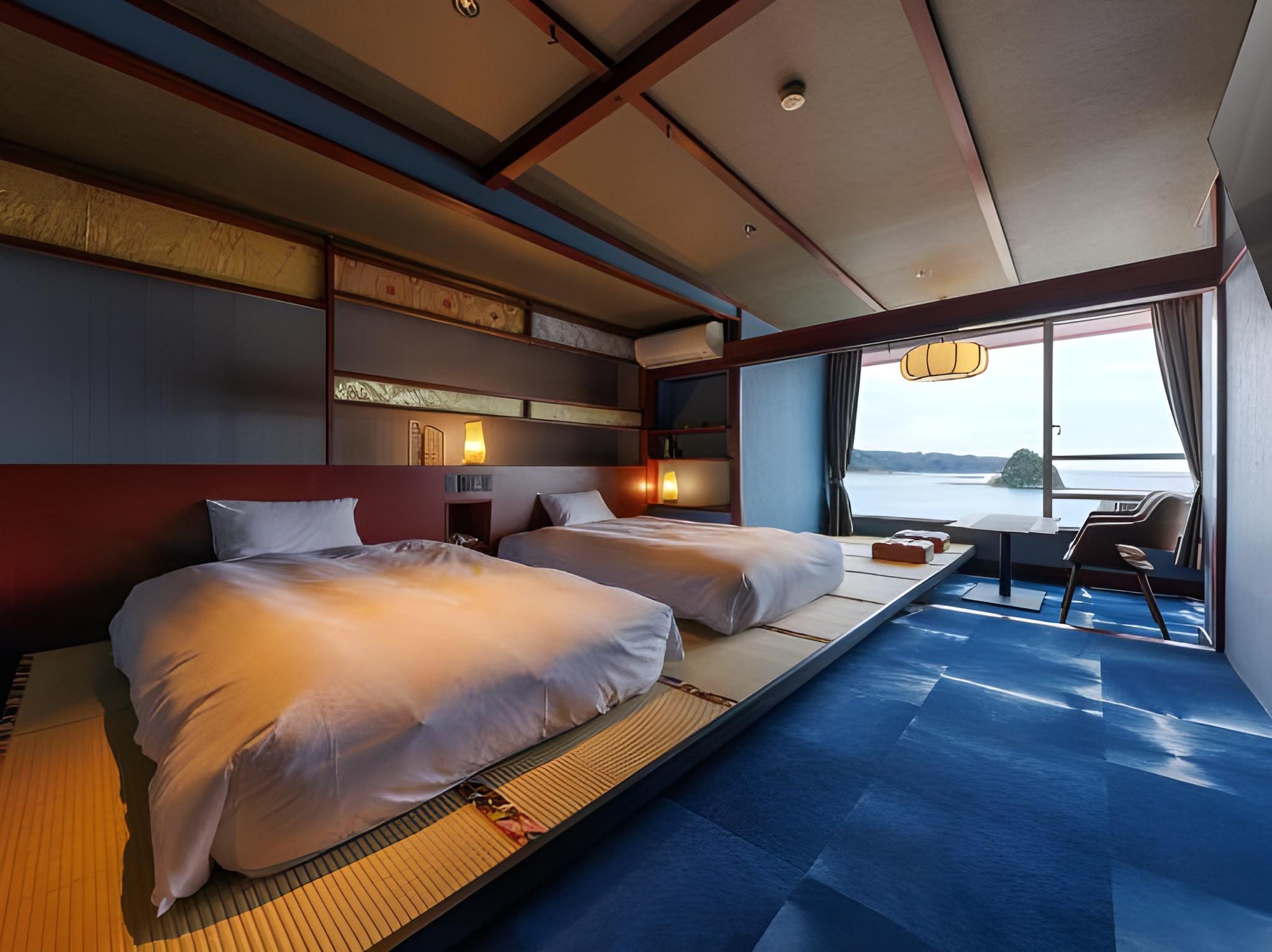 Casual, Twin Beds, Ocean View, West Wing