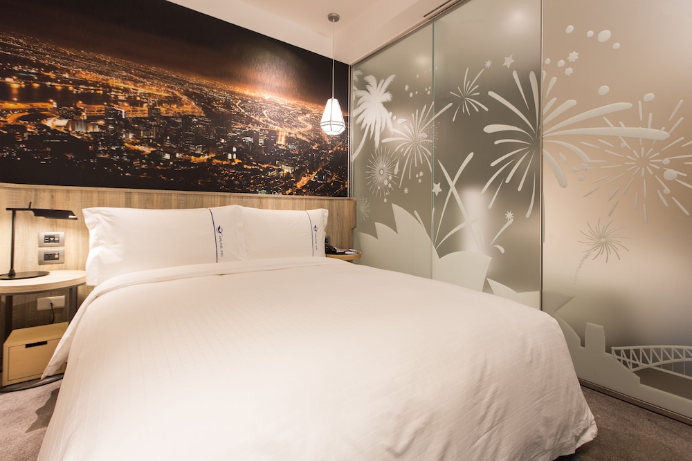 AIRLINE INN KAOHSIUNG STATION 32/65