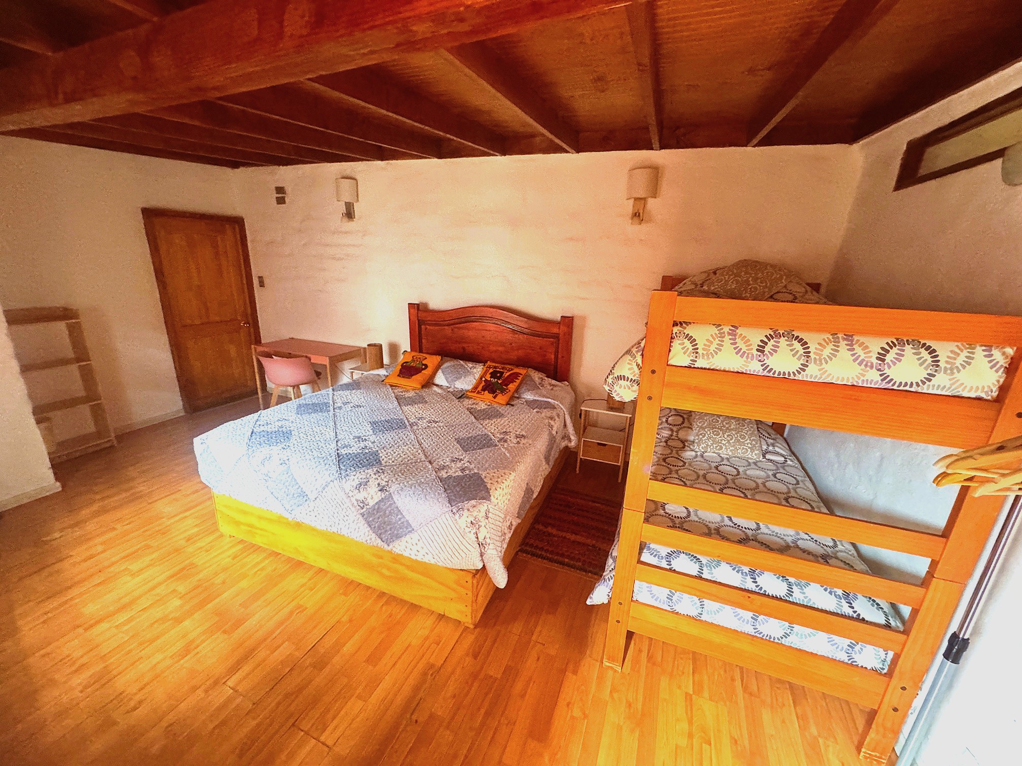 غرفة رباعية ثلاثية بسرير كينج وسرير بطابقين بحمام خاص، Ruka Zen Lodge 6/10