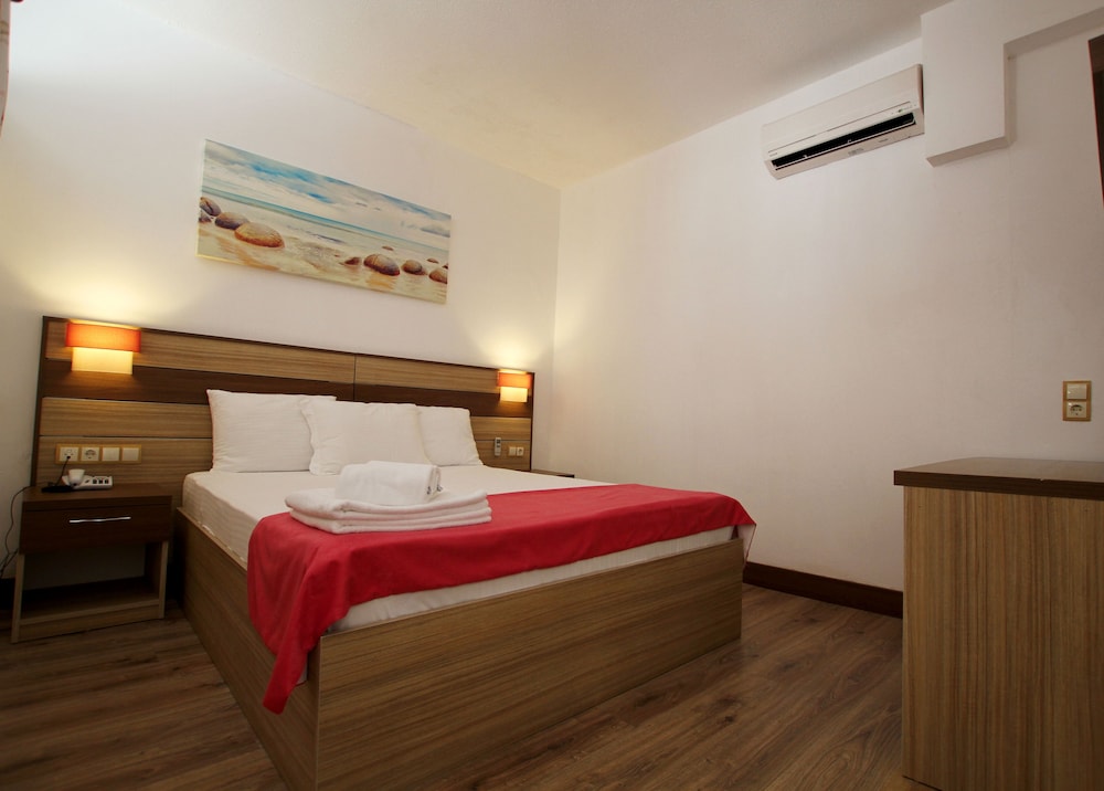 Eden Pyara Hotel Turunc 54/106