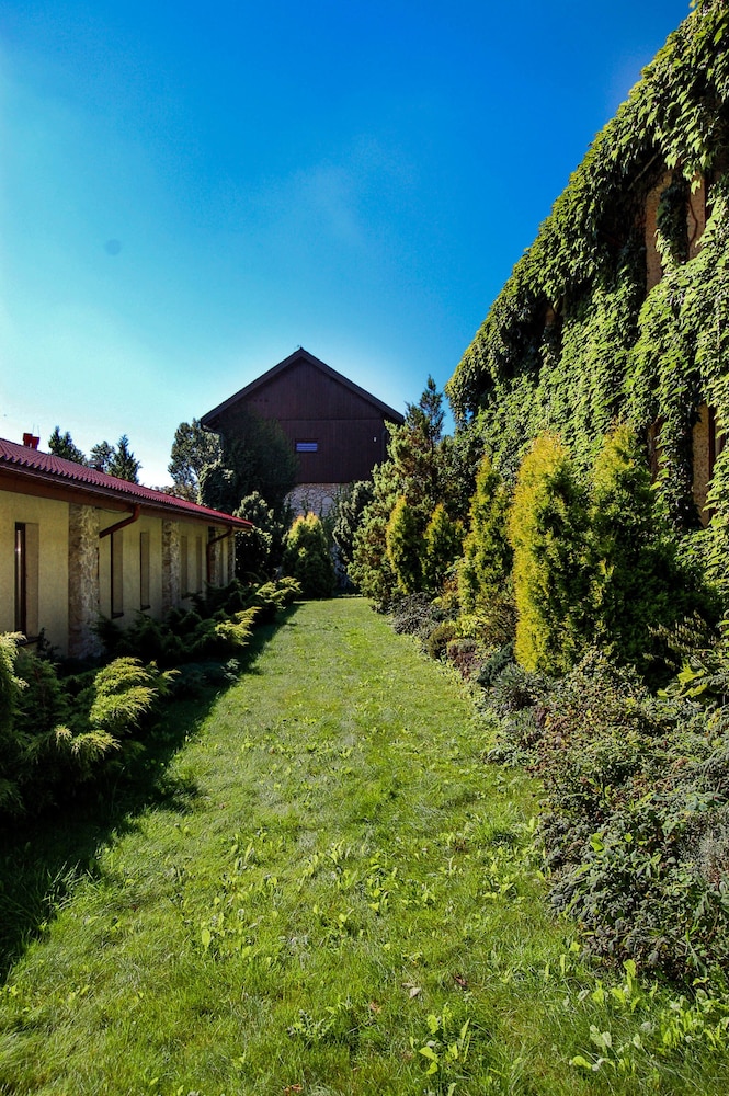 Tomaszowice Manor Estate 57/64