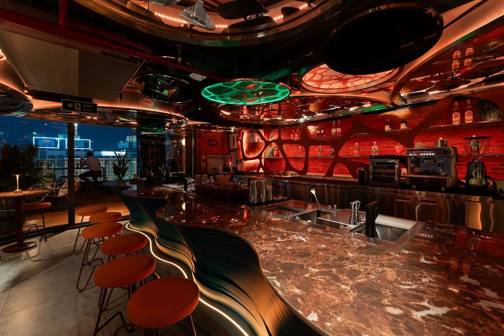 Kin Hotel Ly Tu Trong 40/49
