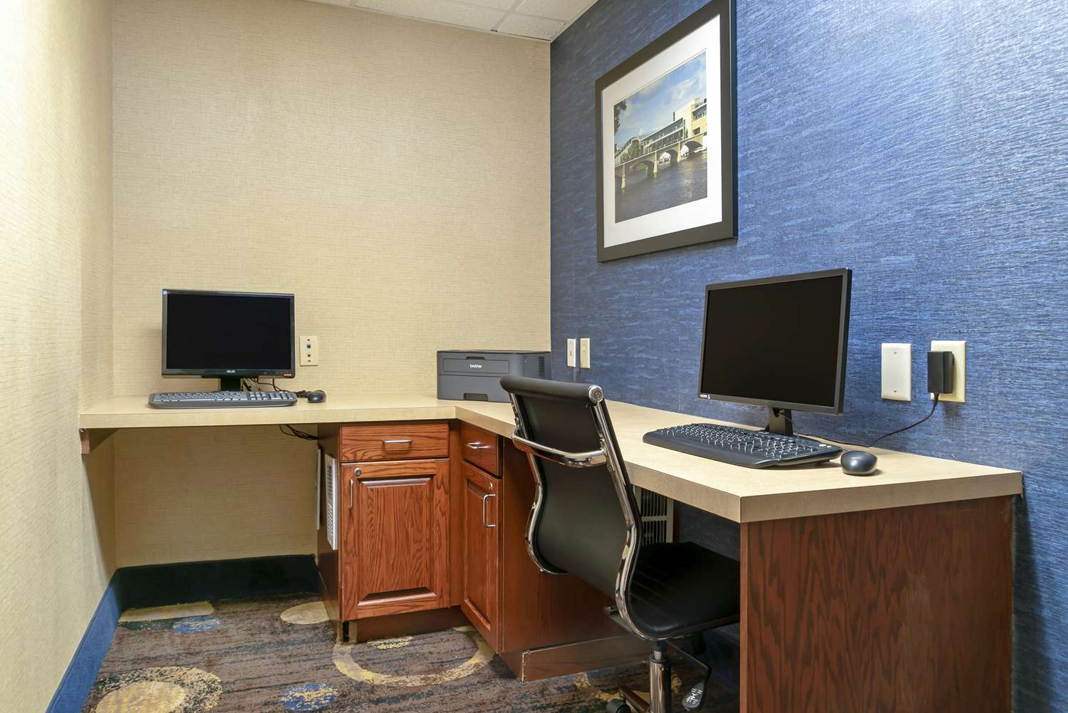 Executive Inn & Suites 35/39