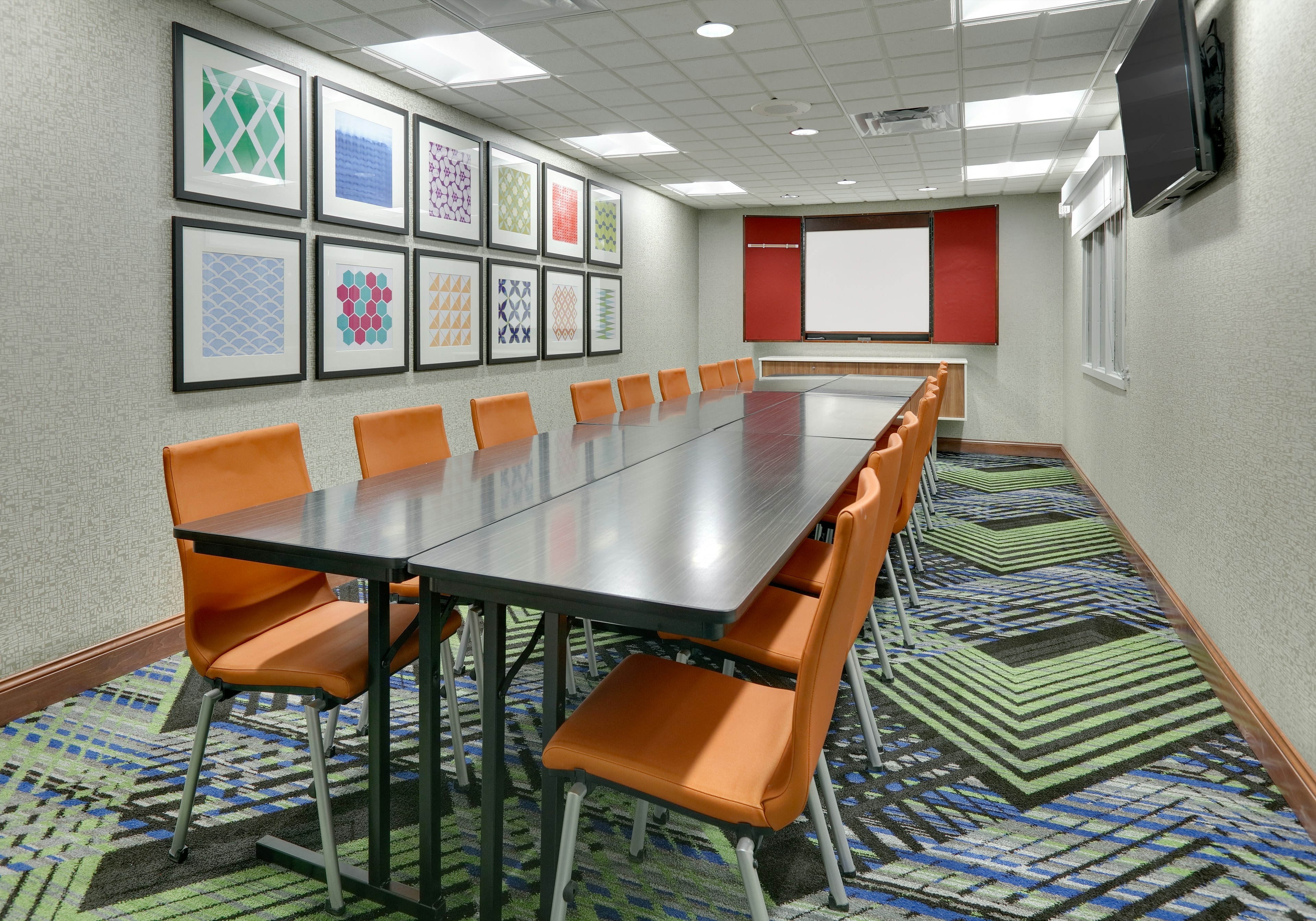 Holiday Inn Express Hotel And Suites Mitchell 65/67