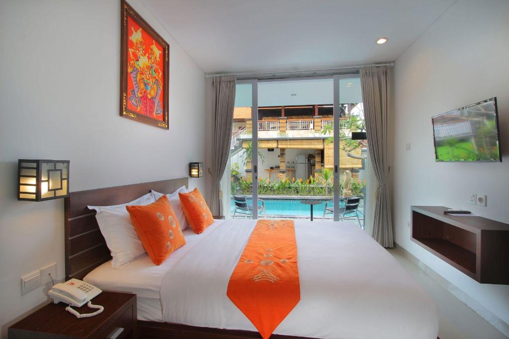 Standard, Queen Bed, Pool Access