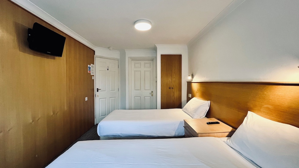 West Cromwell Hotel 16/60