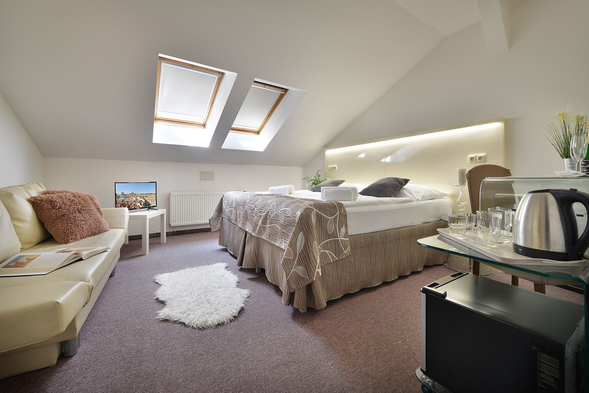 ROOM, TRIPLE, 3 BEDS
