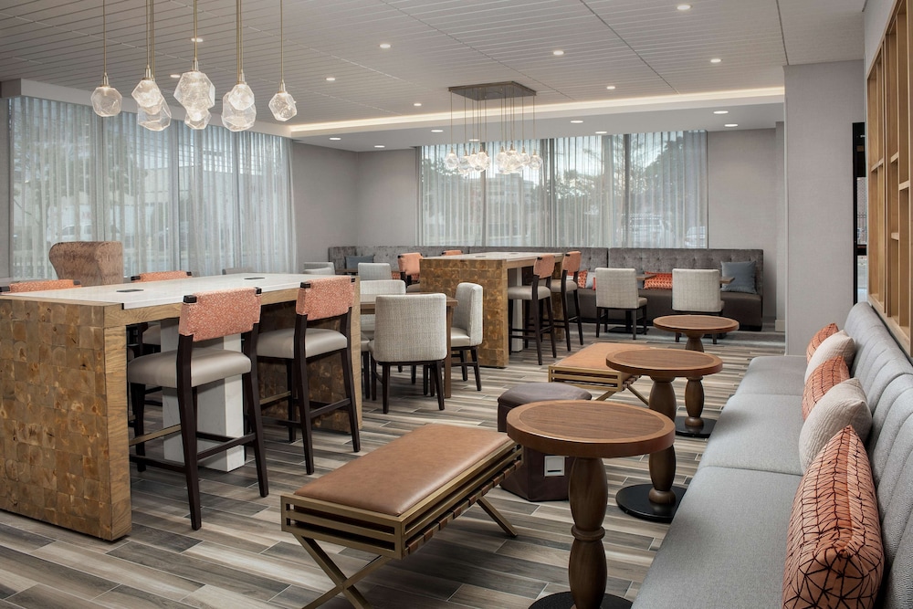 Hampton Inn Boston Logan Airport Chelsea 26/33
